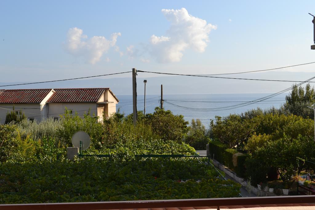 Apartments Karlo Omiš Exterior foto